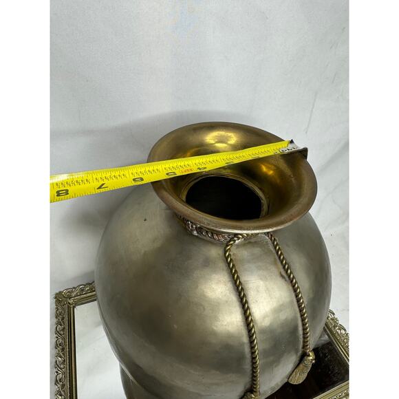 designer vintage hammered brass large floor vase centerpiece planter - Picture 4 of 9